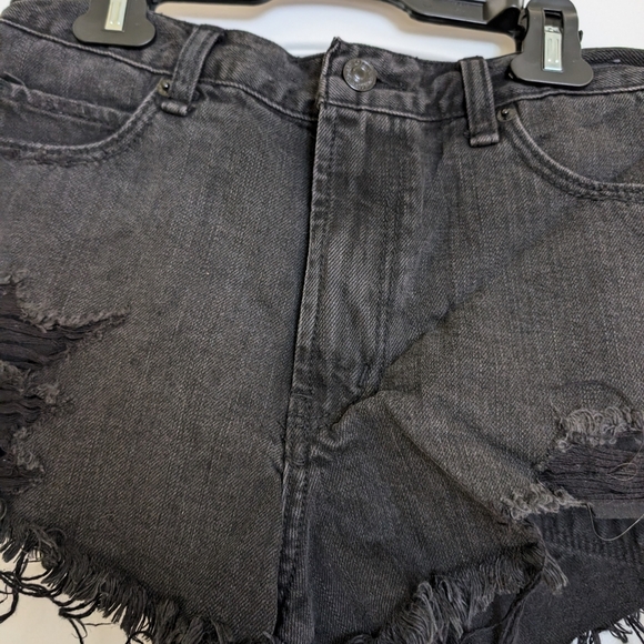 Abercrombie And Fitch High Ruse Distressed Black Denim Shorts Size 2 - Picture 6 of 8